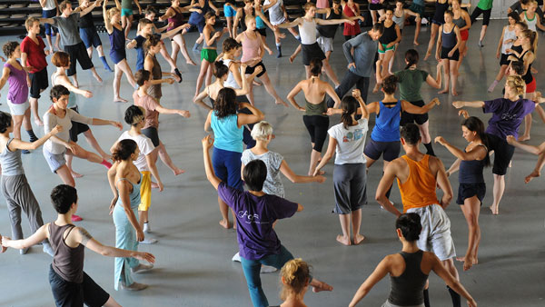Dancing people